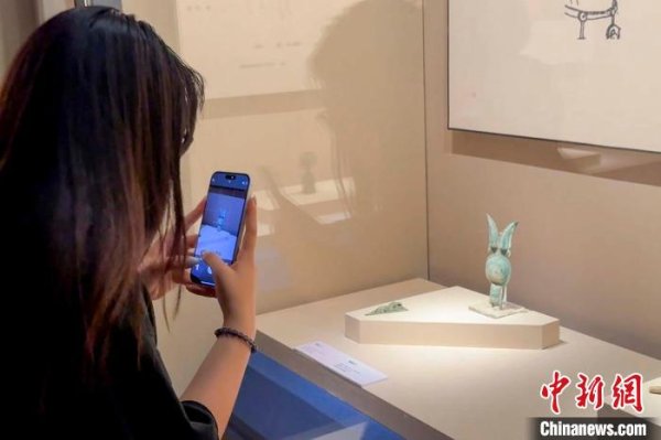 富投恒盈 西周铜当卢“撞脸”潮玩Labubu 洛阳博物馆文物走红